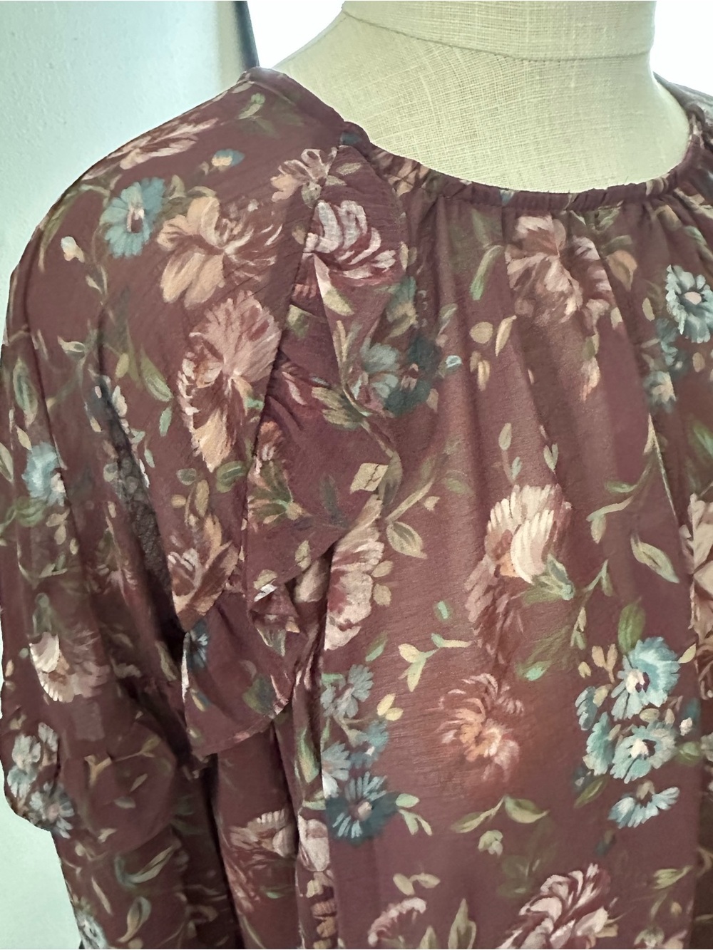 (NWT) TORRID Burgundy Floral Bell Sleeve Blouse with Flutter Detail -OX - Picture 4 of 11